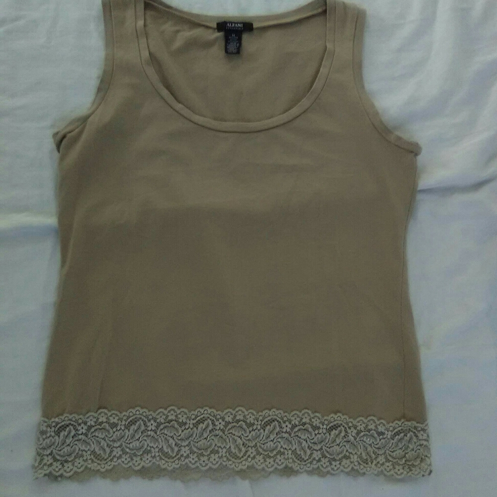 🔴 Alfani lace-hem tank top